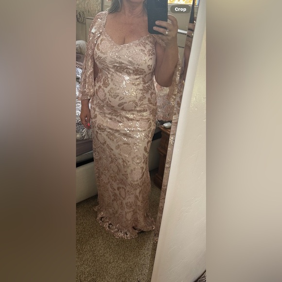 Tadashi Soji pink sequined gown. - Picture 7 of 7